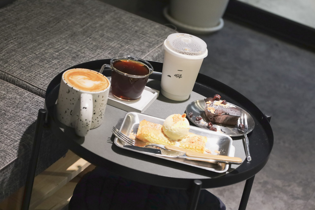 【中山區咖啡廳・一嶼咖啡】在孤島上也有我陪你／推薦蘋果派、布朗尼與濃縮咖啡